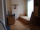 卒業後の自立訓練のための部屋(ベッドの部分)